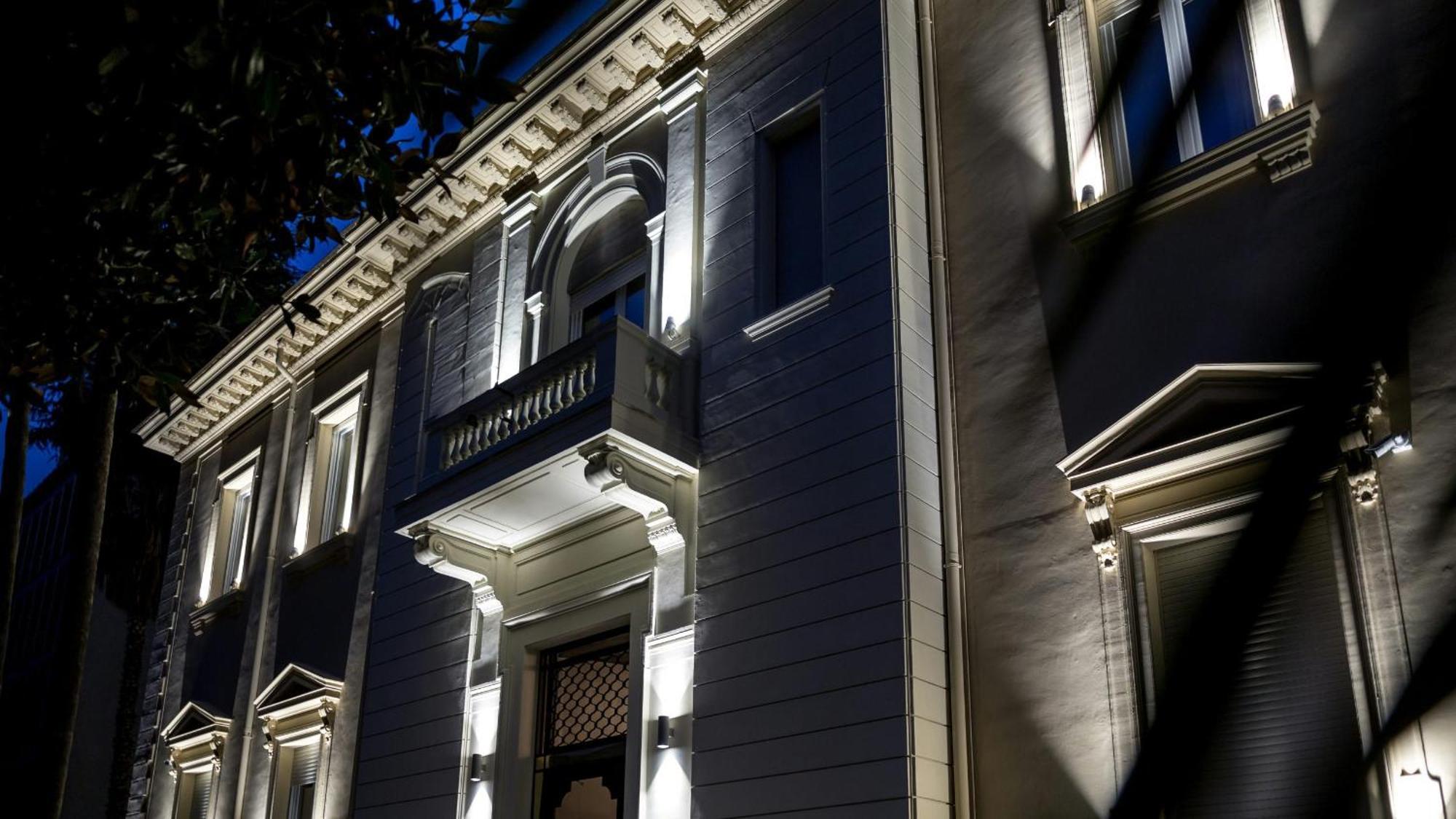 Hotel The Haven Roma Εξωτερικό φωτογραφία The building at night