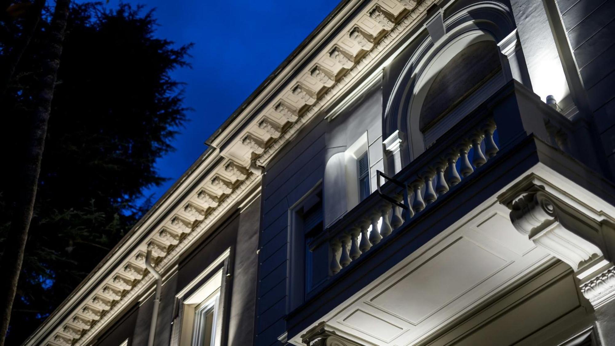 Hotel The Haven Roma Εξωτερικό φωτογραφία The facade of the house at night